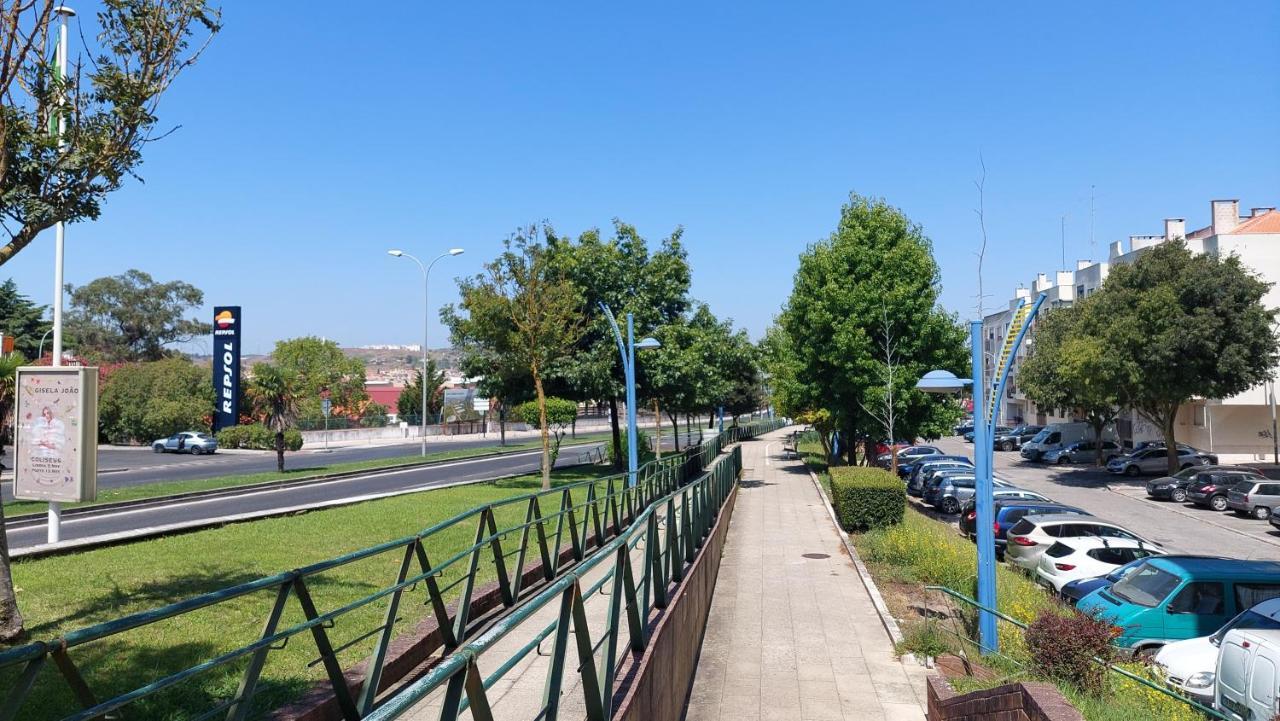 Enjoy Lisbon Cascais Sintra 1200 Metres To Metro Blue Line Sintra Rail Line Free Parking Lejlighed Amadora Eksteriør billede